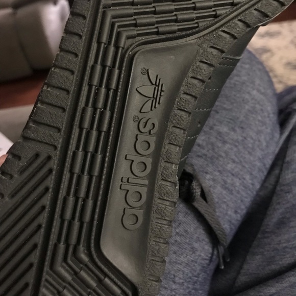 ADIDAS Yeezy Powerphase — BRAND NEW size 11.5 - Picture 5 of 7